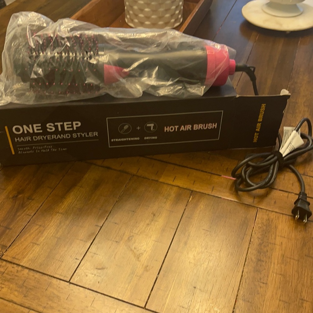 One step (Hair Dryer and styler